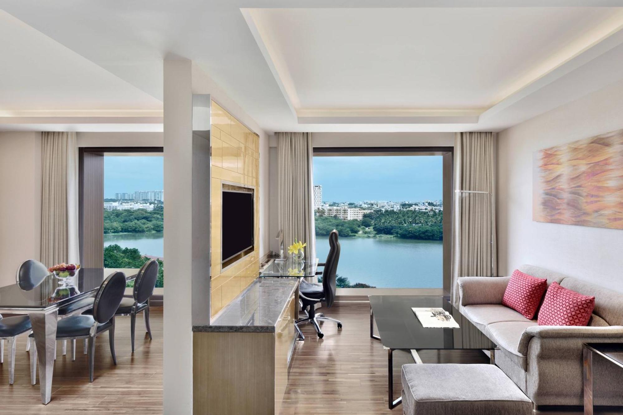 Courtyard By Marriott Bengaluru Hebbal Hotel Luaran gambar